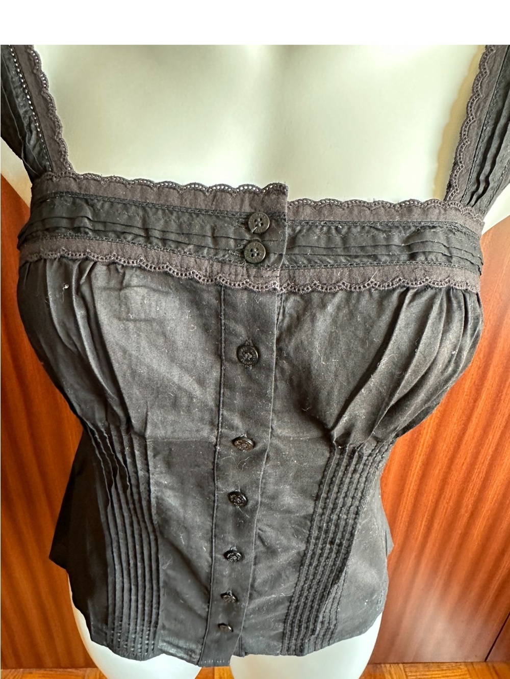 New  Vintage Guess black top with lace trim and button-up front. s M 100% Cotton - Picture 4 of 8